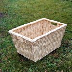 W�schekorb eckig mit Eingriffen